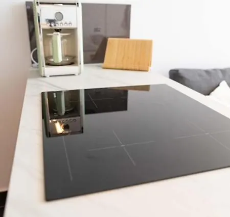 Front 2-3-4 Apartment *