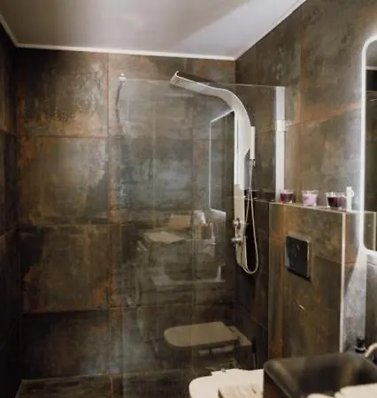 Front 2-3-4 Apartment