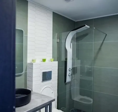 Apartment Front 2-3-4 *